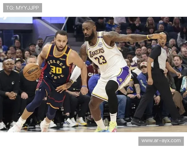 西部季后赛格局初现,太阳勇士开拓者爵士争夺附加赛 西部季后赛格局初现,太阳勇士开拓者爵士争夺附加赛